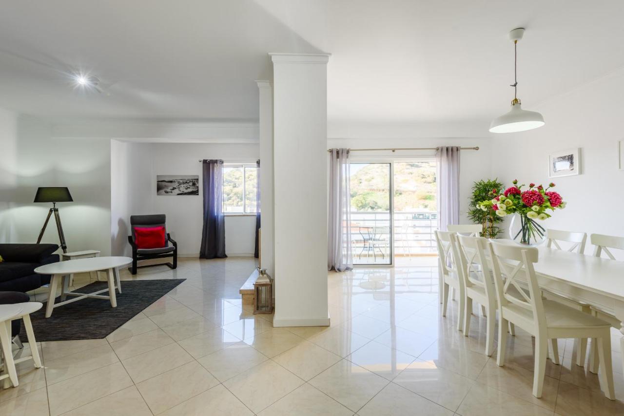 Amazing Apartment In อัลบูเฟรา ภายนอก รูปภาพ